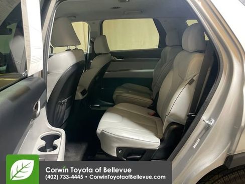 Used 2025 Hyundai Palisade SEL image 12