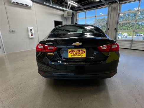 Used 2023 Chevrolet Malibu LT image 4