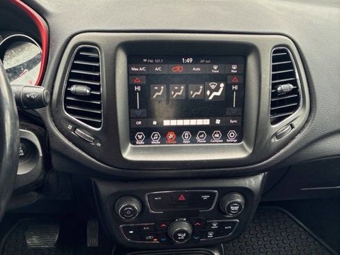 Used 2018 Jeep Compass Trailhawk image 12