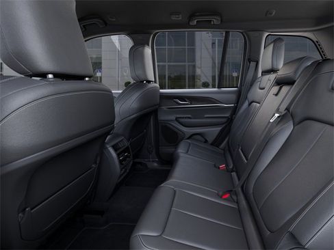 New 2025 Jeep Grand Cherokee Limited image 23