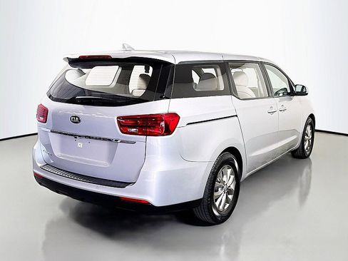 Used 2019 Kia Sedona L image 7