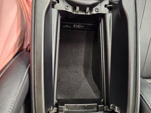 Used 2017 Mercedes-Benz E 300 4MATIC image 22