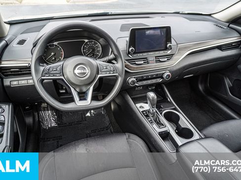 Used 2024 Nissan Altima 2.5 SV FWD image 27