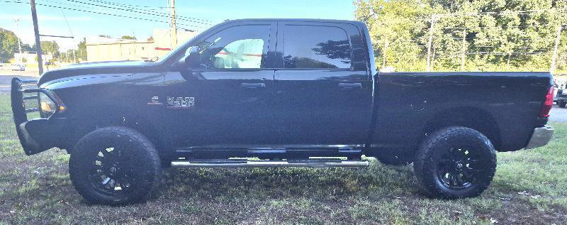 Used 2017 RAM 3500 Tradesman w/ Chrome Appearance Group AWD/4WD image 2
