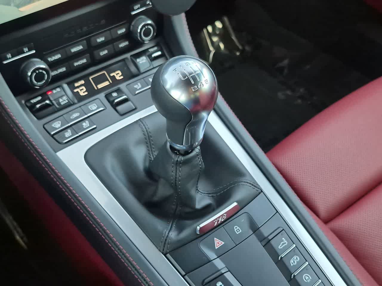Used 2025 Porsche 718 Cayman RWD image 31