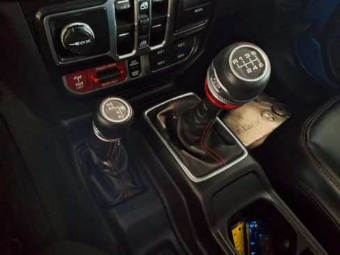Used 2021 Jeep Gladiator Rubicon AWD/4WD image 24