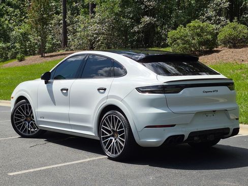 Certified 2023 Porsche Cayenne GTS AWD/4WD image 3