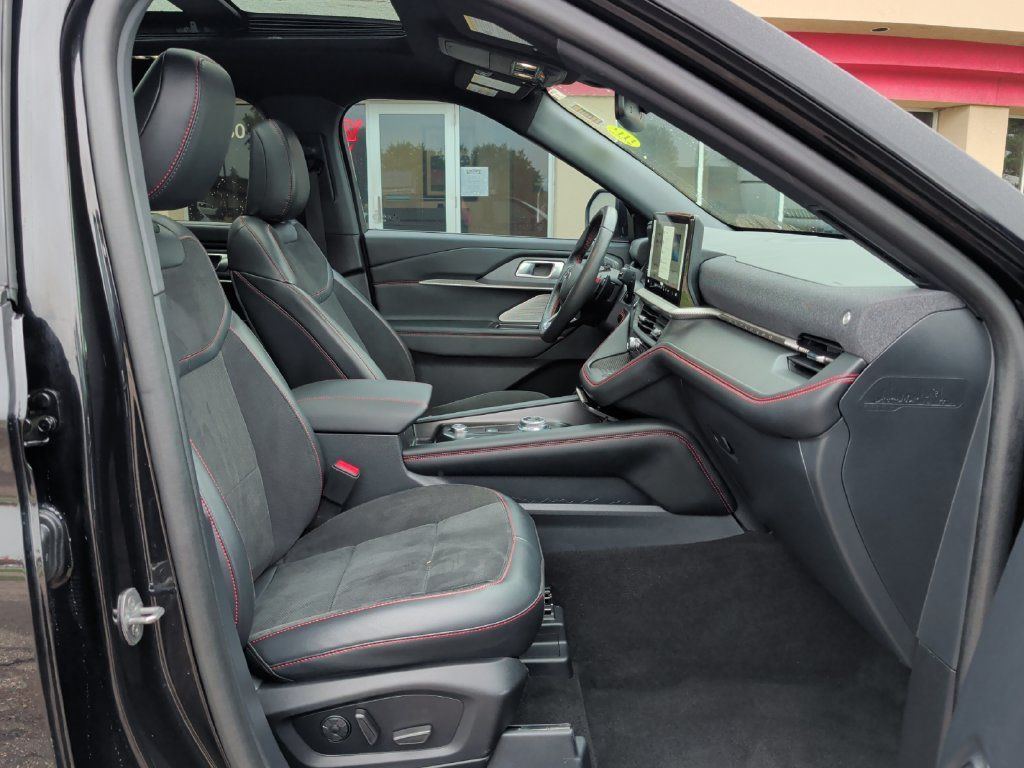 Used 2025 Ford Explorer ST AWD/4WD image 37