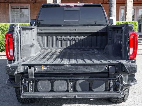 Used 2020 GMC Sierra 2500 Denali w/ Denali Ultimate Package image 8