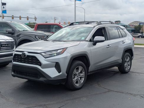 Used 2024 Toyota RAV4 XLE image 9