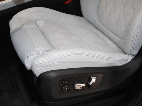 Used 2026 BMW X5 sDrive40i RWD image 13