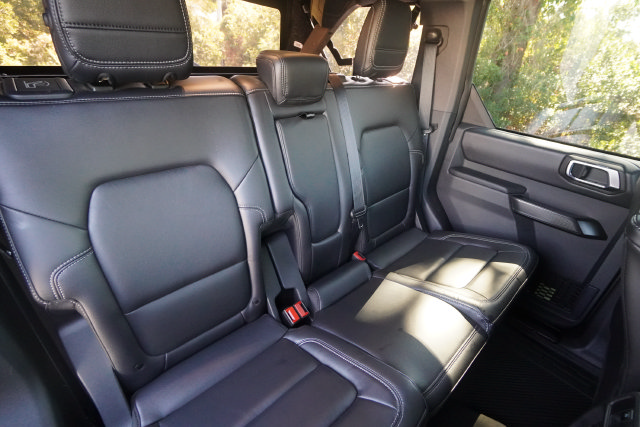 Used 2025 Ford Bronco Outer Banks w/ Sasquatch Package AWD/4WD image 22