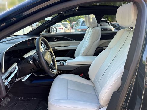 Used 2024 Cadillac Lyriq Luxury AWD/4WD image 13
