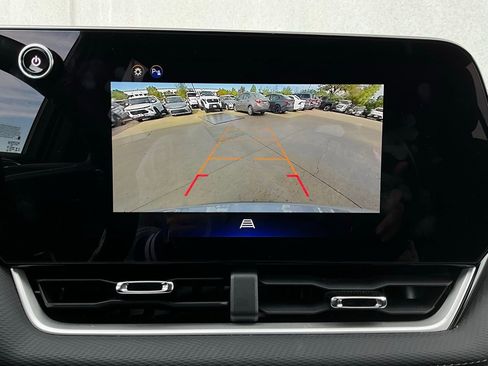 Used 2025 Chevrolet Equinox LT image 30