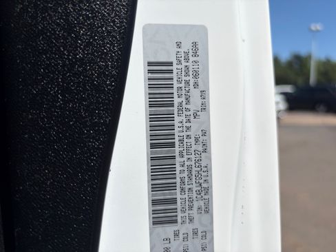 Used 2017 Jeep Wrangler Unlimited Rubicon w/ Connectivity Group AWD/4WD image 34