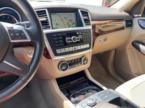 Used 2016 Mercedes-Benz GL 450 4MATIC image 12