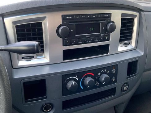 Used 2007 Dodge Ram 1500 Truck SLT image 7