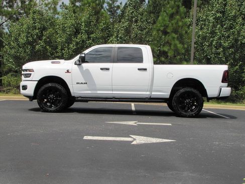 Used 2025 RAM 2500 Big Horn AWD/4WD image 5