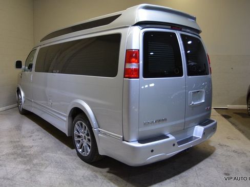 Used 2020 GMC Savana 2500 Extended w/ Enhanced Convenience Package RWD image 3
