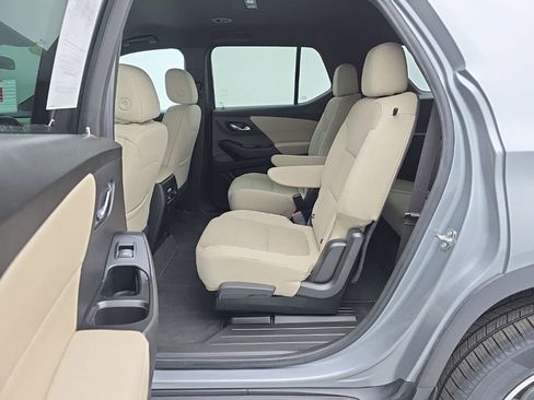 Used 2023 Chevrolet Traverse LT AWD/4WD image 43