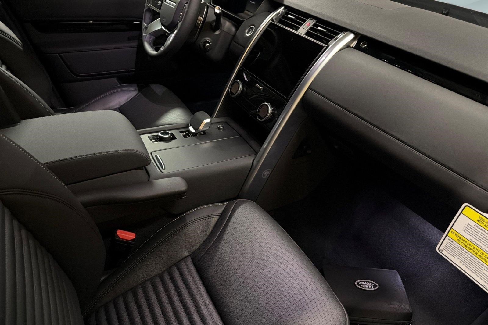 New 2026 Land Rover Discovery S AWD/4WD image 26
