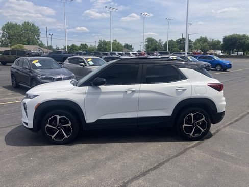 Used 2023 Chevrolet TrailBlazer RS w/ Sun and Liftgate Package AWD/4WD image 5