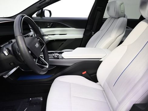 New 2025 Cadillac Lyriq Luxury AWD/4WD image 13