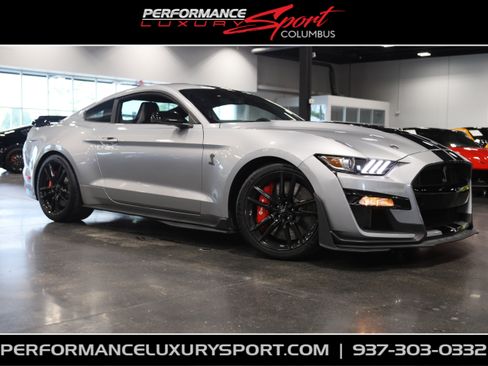 Used 2022 Ford Mustang Shelby GT500 w/ Technology Package RWD image 1
