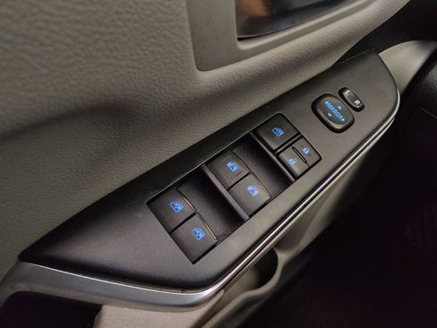 Used 2017 Toyota Camry SE w/ Moonroof Package FWD image 27
