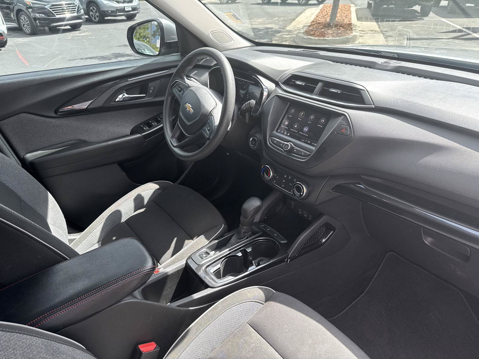 Used 2023 Chevrolet TrailBlazer LT FWD image 22
