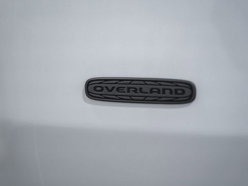 New 2026 Jeep Cherokee Overland image 8