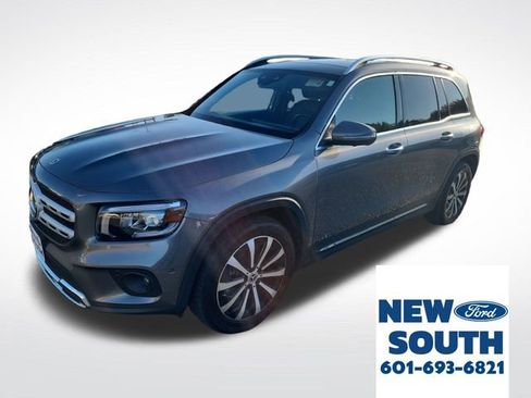 Used 2023 Mercedes-Benz GLB 250 4MATIC image 2