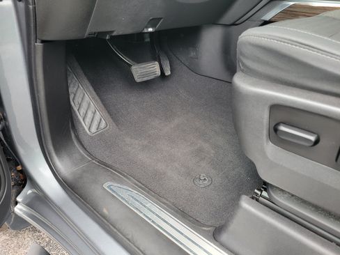 Used 2019 Chevrolet Silverado 1500 RST AWD/4WD image 28