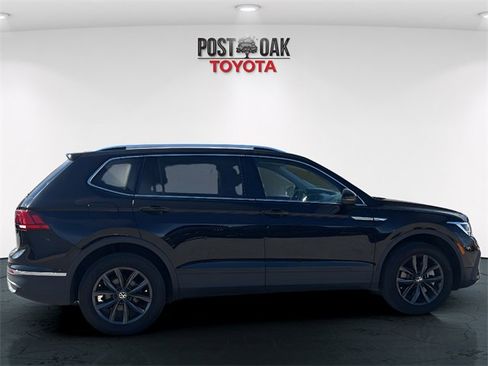 Used 2023 Volkswagen Tiguan SE image 8