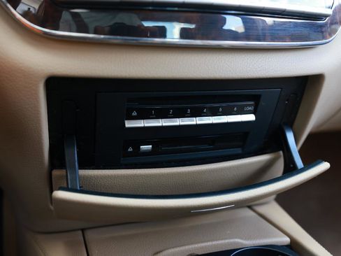 Used 2007 Mercedes-Benz S 550 image 32