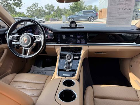 Used 2020 Porsche Panamera 4 AWD/4WD image 17