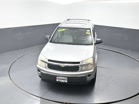 Used 2005 Chevrolet Equinox LT w/ Preferred Equipment Group AWD/4WD image 42