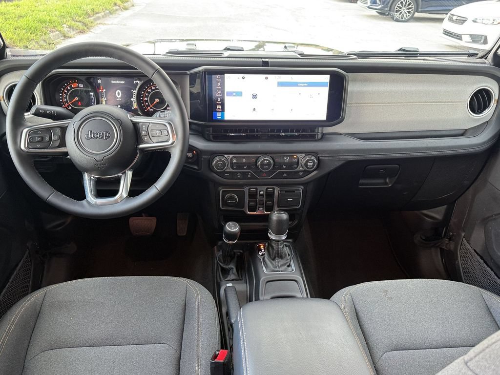 Used 2026 Jeep Wrangler Unlimited Sahara AWD/4WD image 14