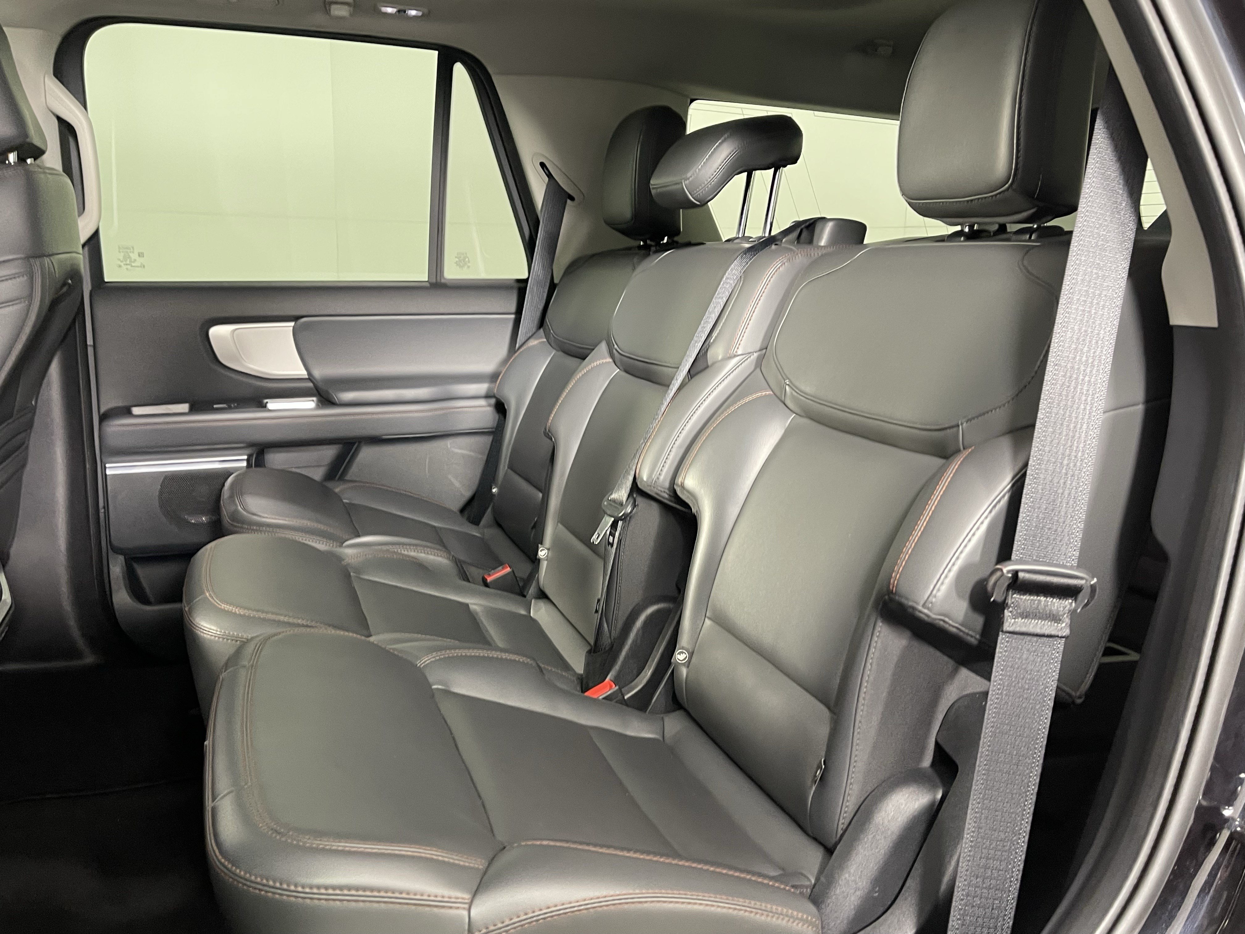 Used 2025 Ford Expedition Active AWD/4WD image 14
