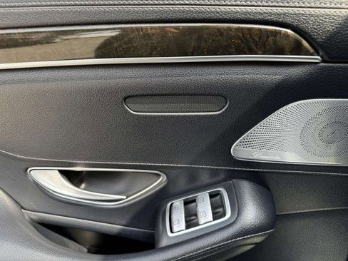 Used 2015 Mercedes-Benz S 550 4MATIC Sedan image 32