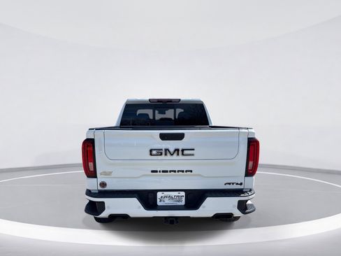 Used 2022 GMC Sierra 1500 AT4 w/ AT4 Premium Package image 7