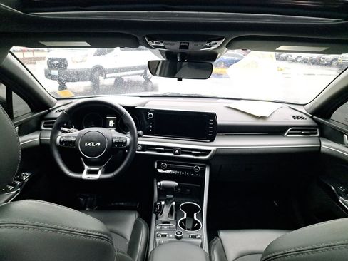 Used 2023 Kia K5 GT-Line image 18