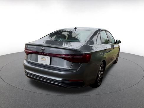 Used 2025 Volkswagen Jetta SE image 17