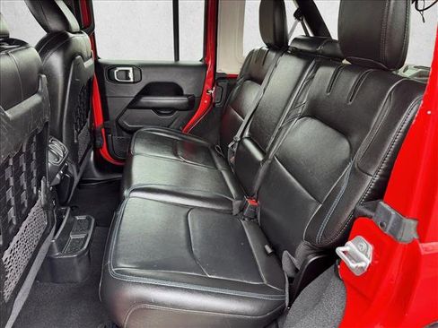 Used 2023 Jeep Wrangler Unlimited Rubicon 4xe w/ Cold Weather Group AWD/4WD image 17