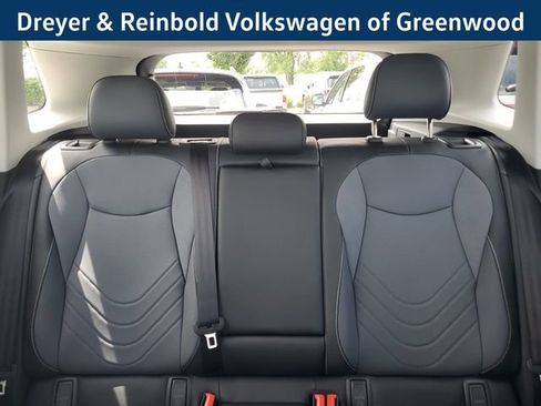 New 2025 Volkswagen Tiguan SE image 36