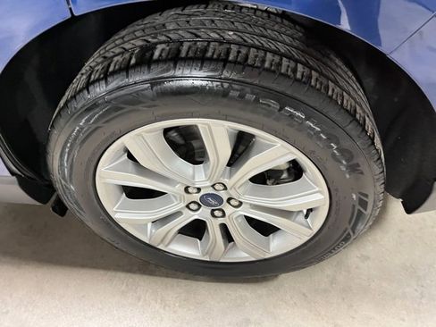 Used 2022 Ford Edge Titanium image 8