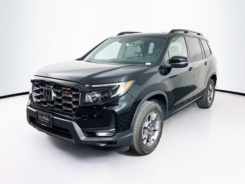 Used 2022 Honda Passport TrailSport image 3