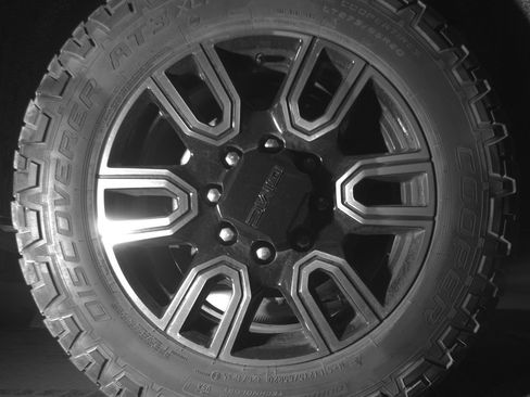 Used 2020 GMC Sierra 2500 AT4 w/ AT4 Premium Package AWD/4WD image 10