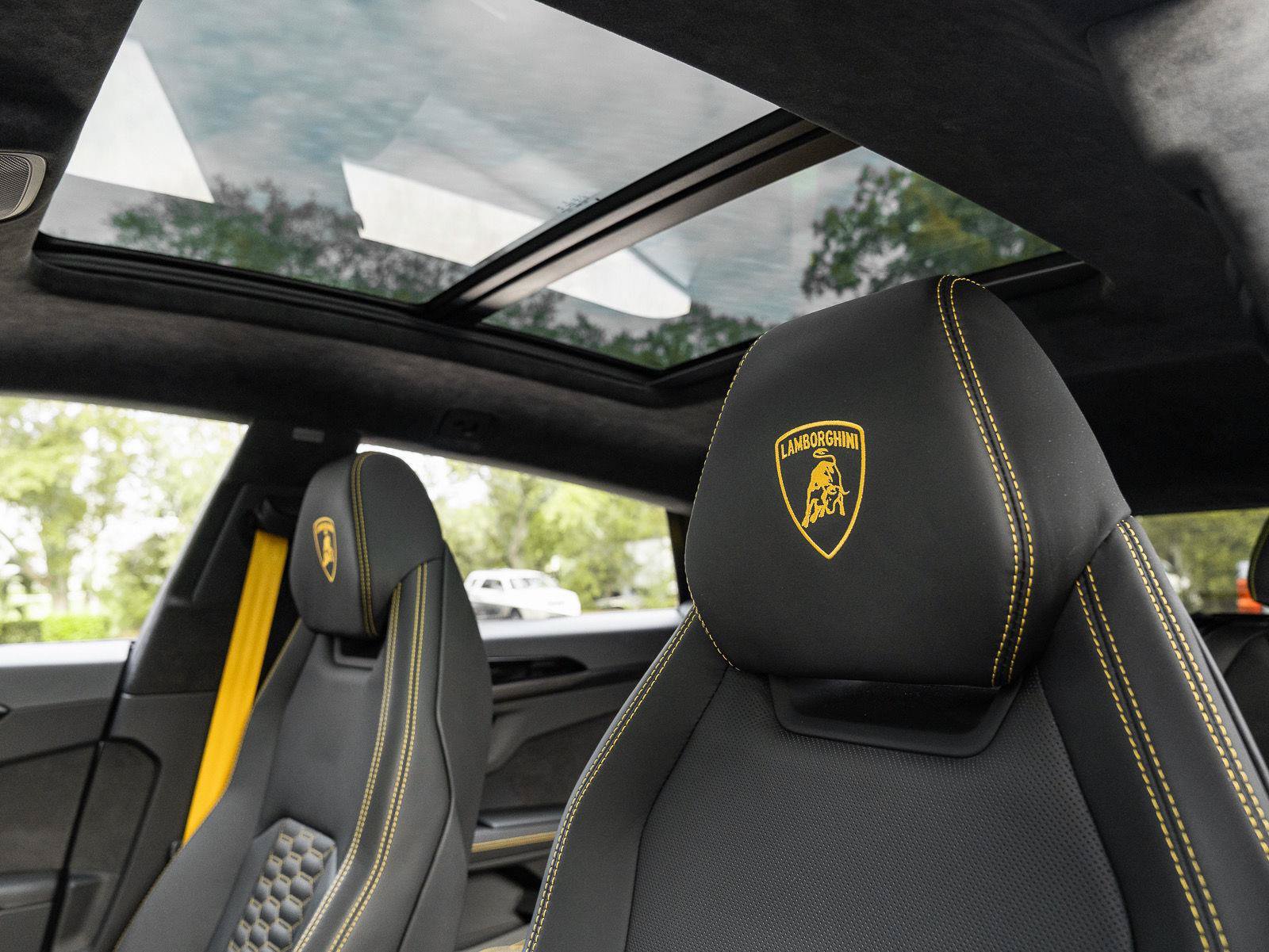Used 2022 Lamborghini Urus AWD/4WD image 10