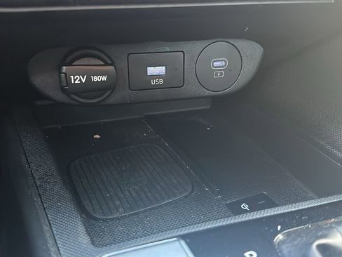 Certified 2025 Hyundai Elantra Limited image 27